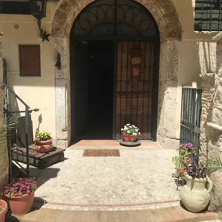 Le Prigioni Del Palazzo Nocleg ze śniadaniem Sora